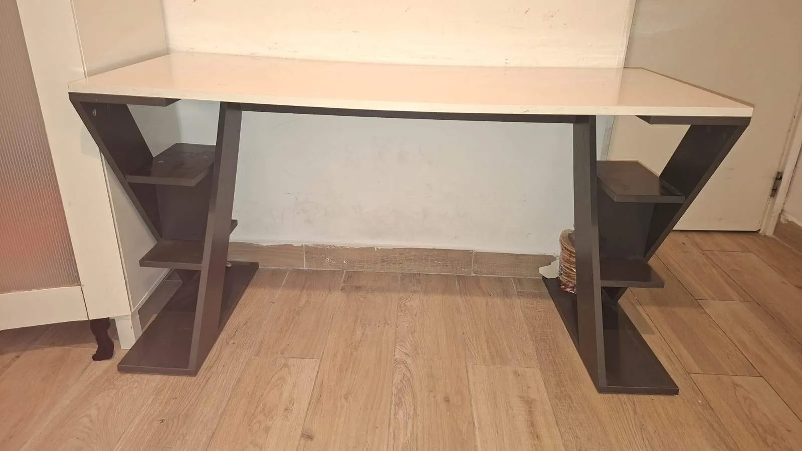 שולחן כתיבה תמונה 1